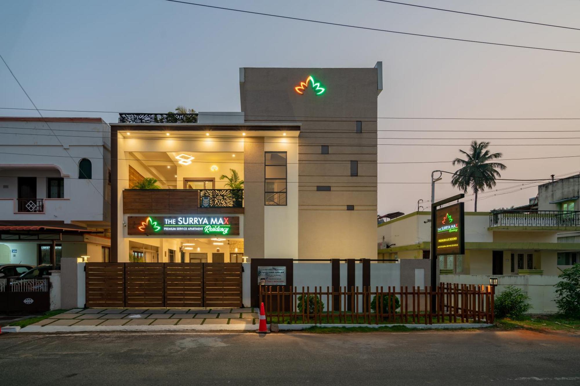 The Surrya Max Residency Bed & Breakfast Pollachi Exterior photo