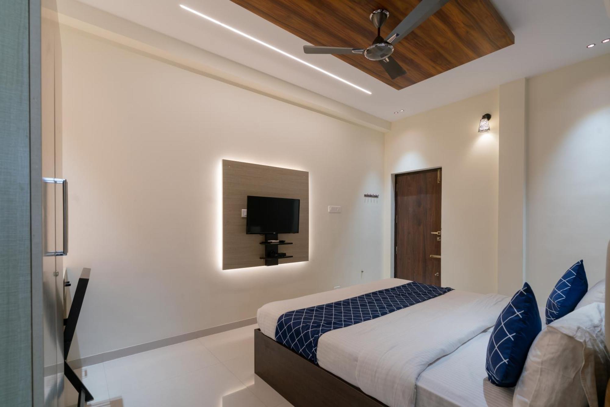The Surrya Max Residency Bed & Breakfast Pollachi Exterior photo